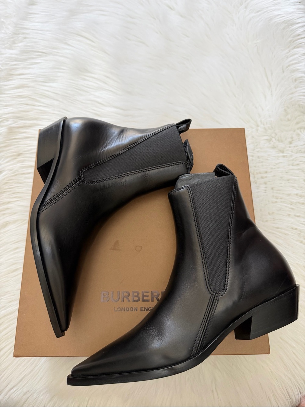 Burberry Black Leather Chelsea Ankle Boots 36.5
